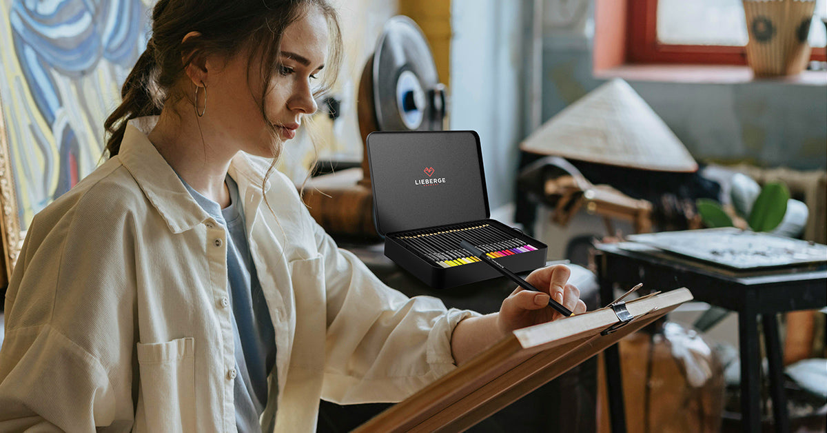 buntstifte - frau malt mit buntstifte set